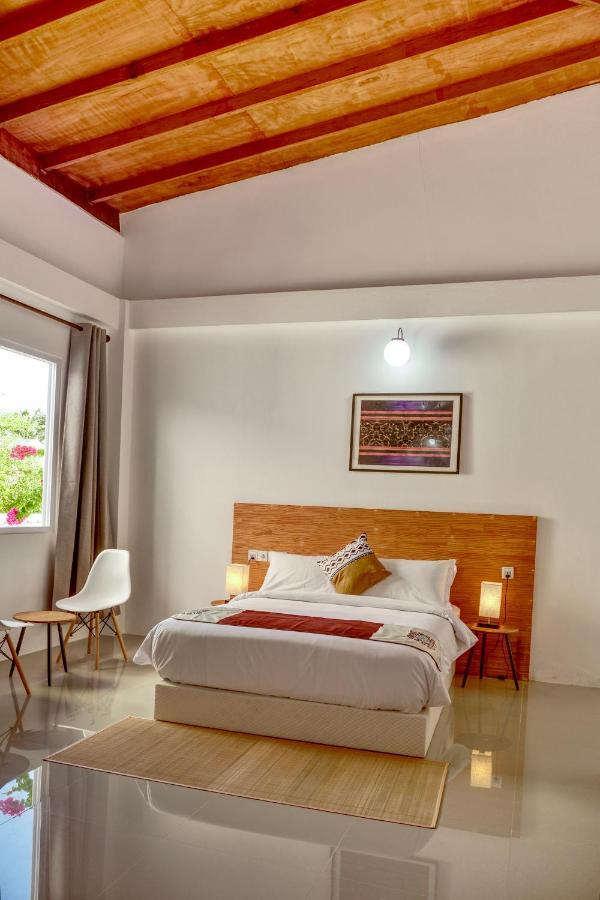 Hotel Island Ambience à Maafushi Extérieur photo