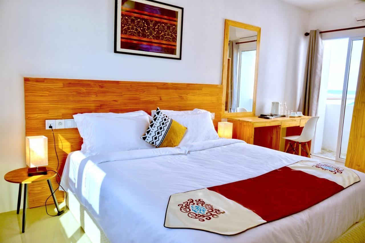 Hotel Island Ambience à Maafushi Extérieur photo